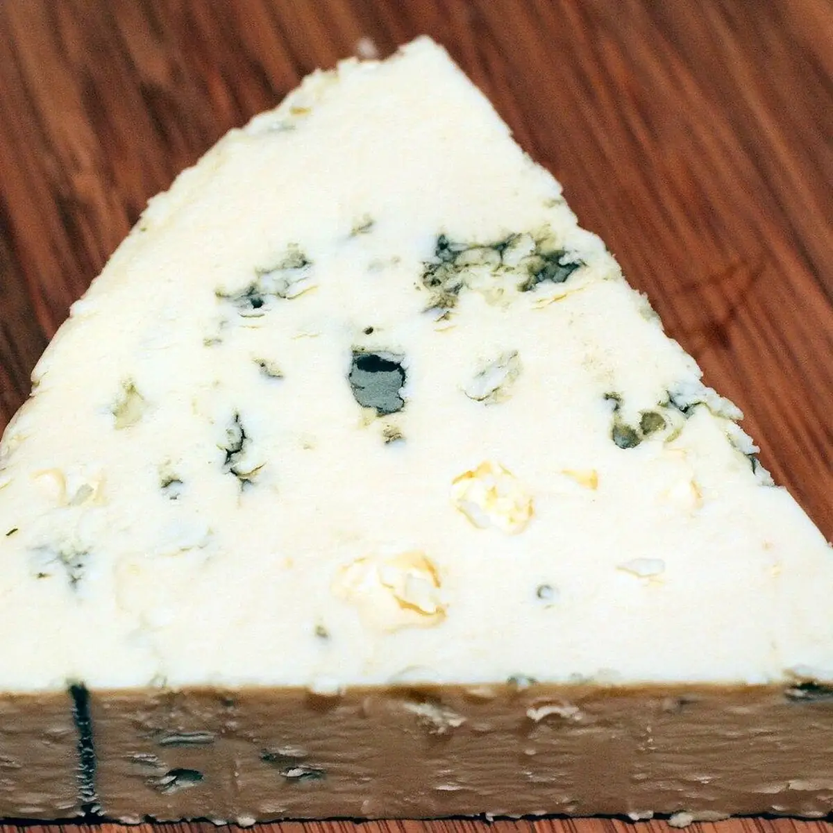 Imported blue cheese block 1.5 kg