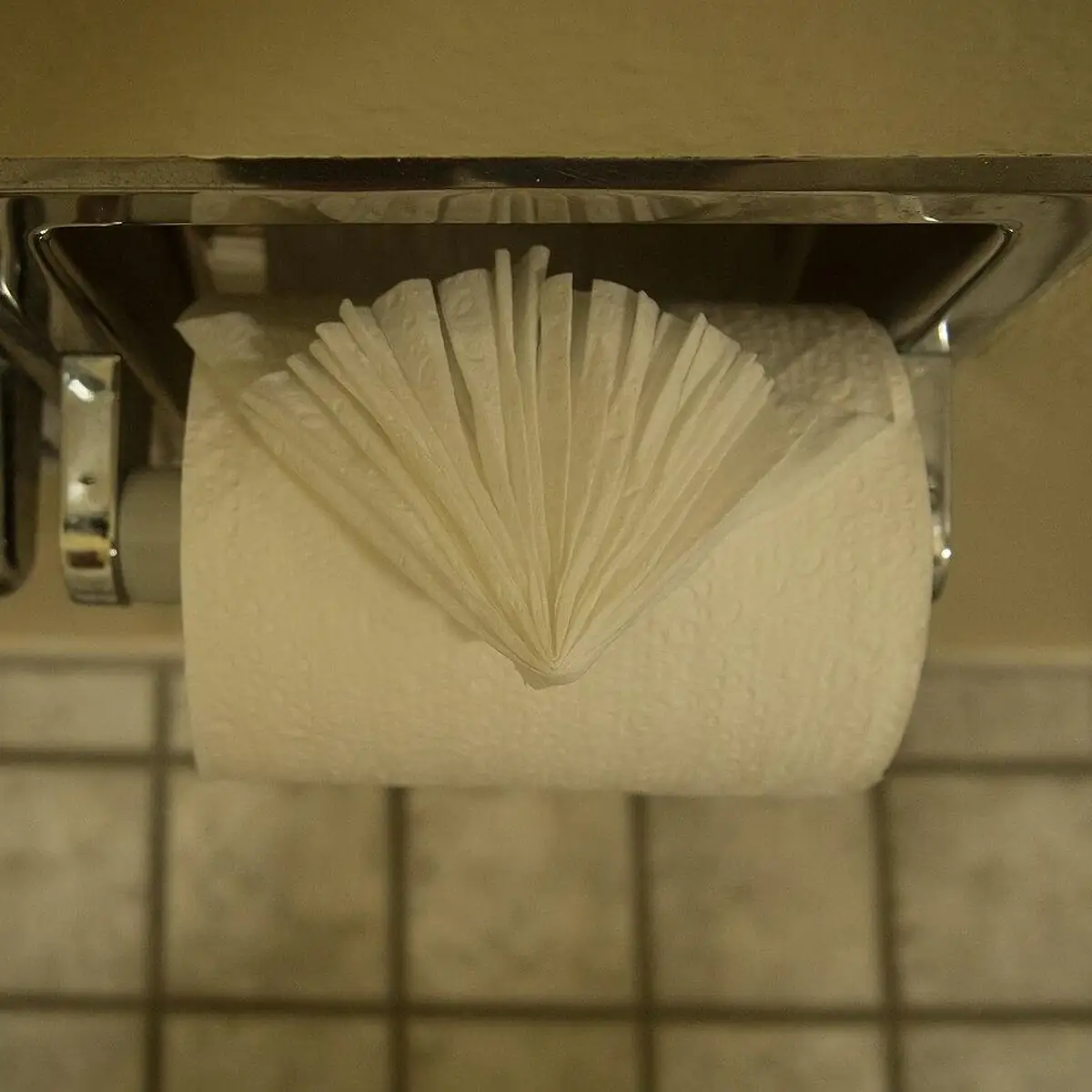 Z-fold paper towels