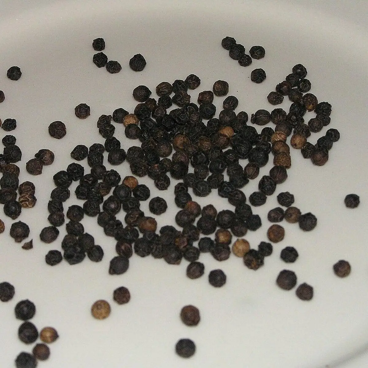 Black peppercorns 250 g