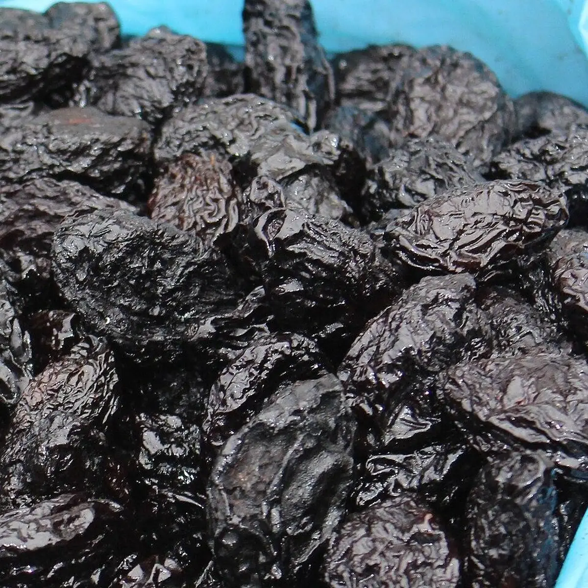 Jumbo prunes 2 kg case, per kg